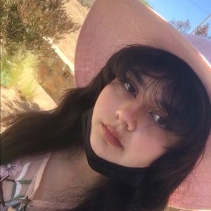 Meet your Posher, Lydia